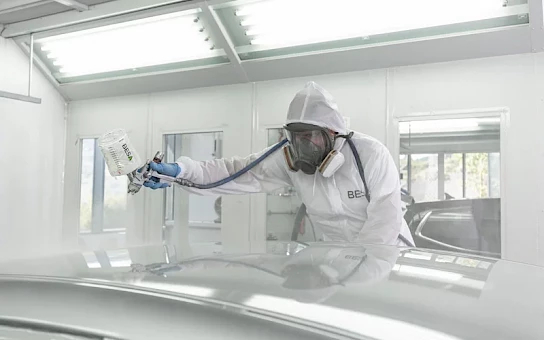 coche proceso barnizado